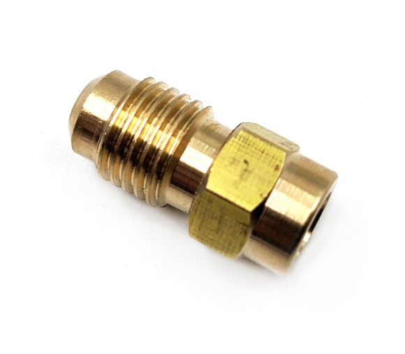 Соединитель латунный под пайку 1/4"